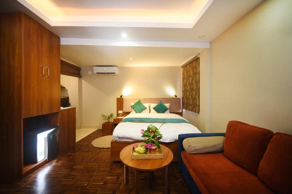 Spacious double studio and sitting area at Mums Homestay