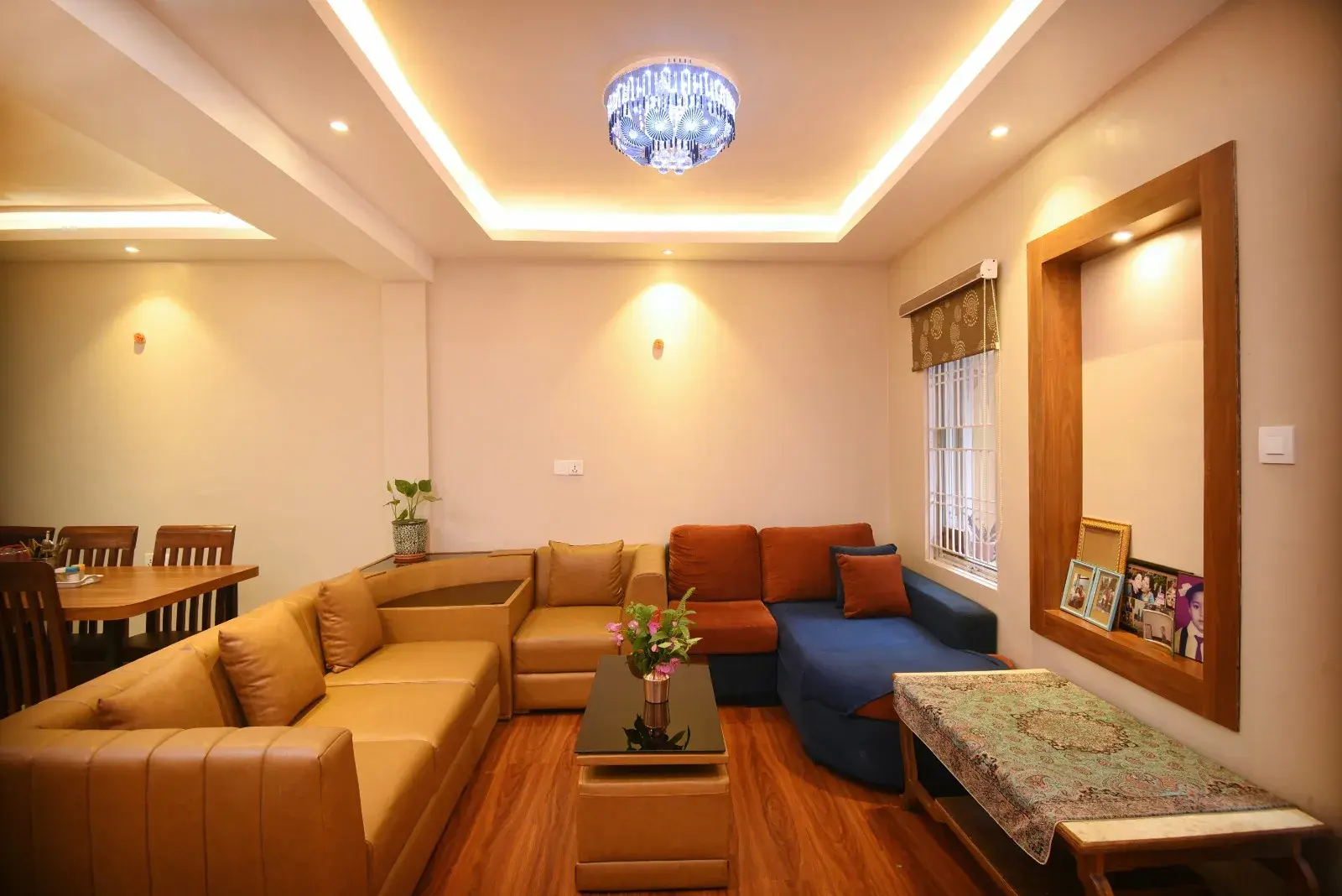 Bright and comfortable family lobby at Mums Homestay